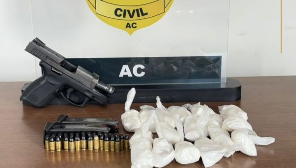 Em Manuel Urbano, Polícia Civil apreende arma, munições e cocaína que seriam enviados a Santa Rosa do Purus